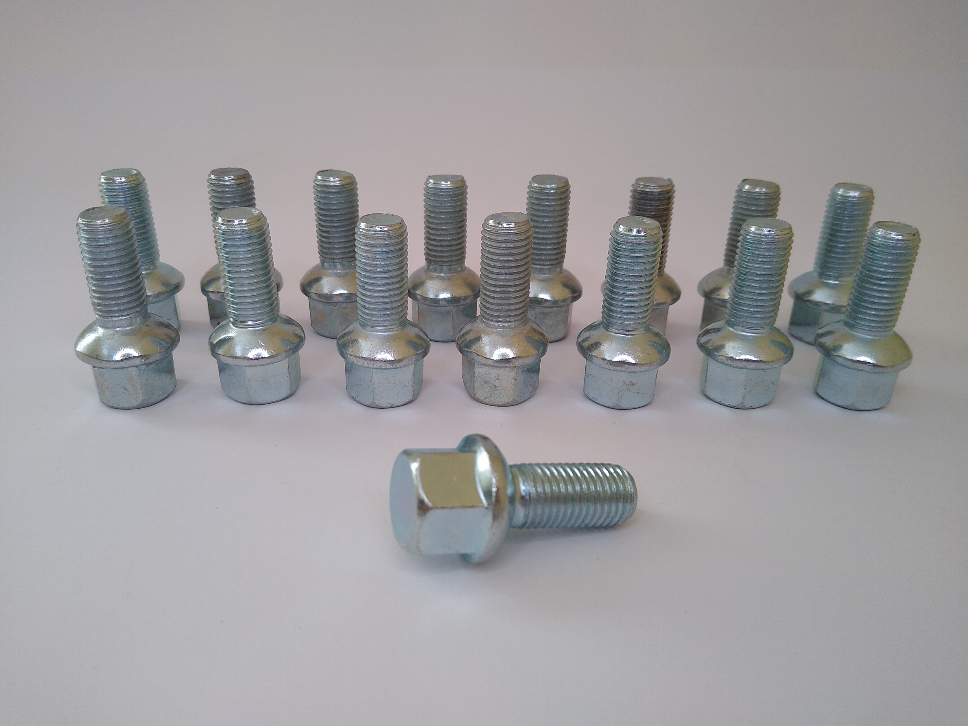 RBM405_Parafuso_De_Roda_Santana_Original_ 16Peças.jpg